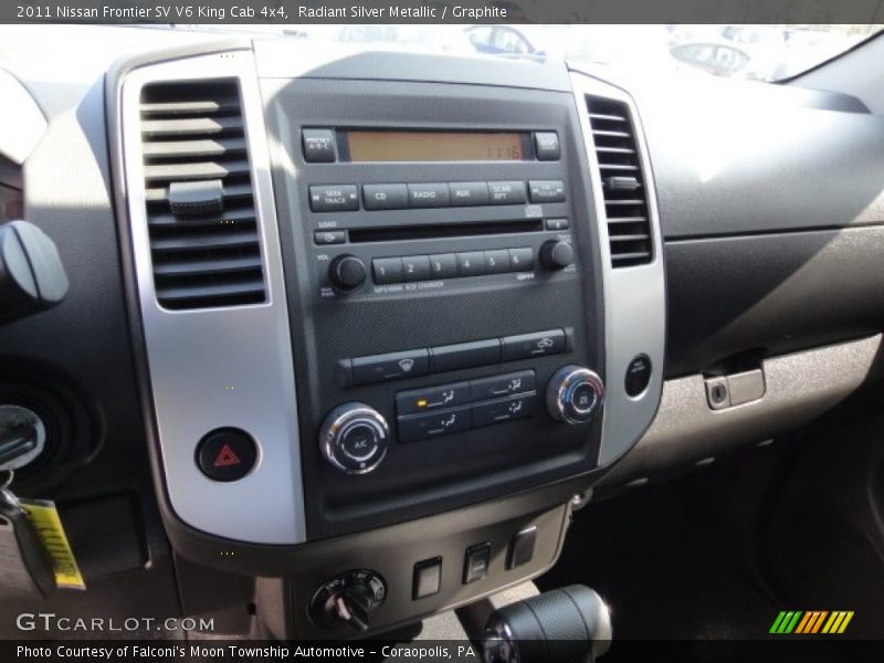 Radiant Silver Metallic / Graphite 2011 Nissan Frontier SV V6 King Cab 4x4