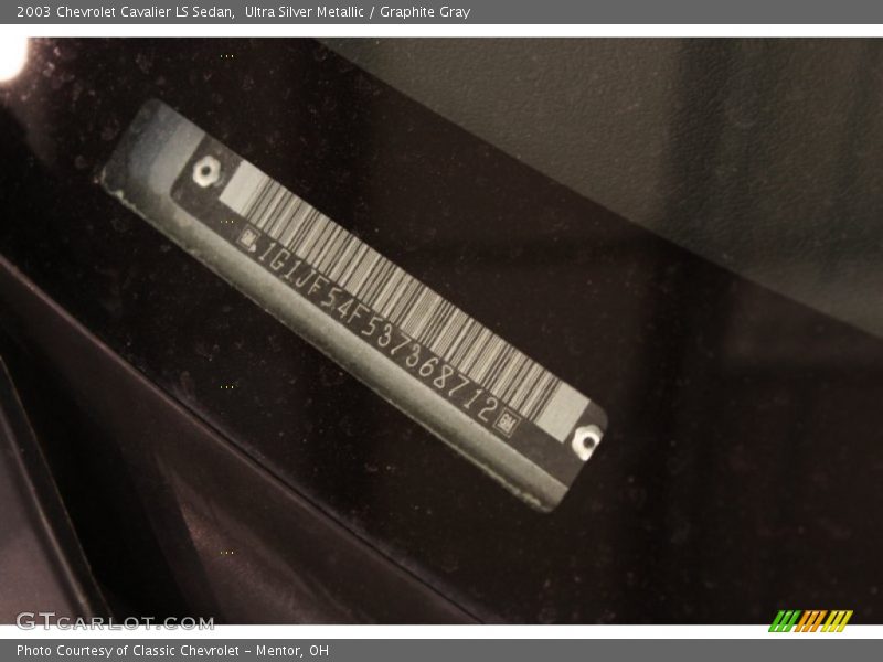 Ultra Silver Metallic / Graphite Gray 2003 Chevrolet Cavalier LS Sedan