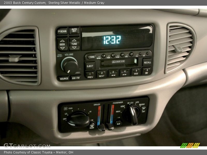 Sterling Silver Metallic / Medium Gray 2003 Buick Century Custom