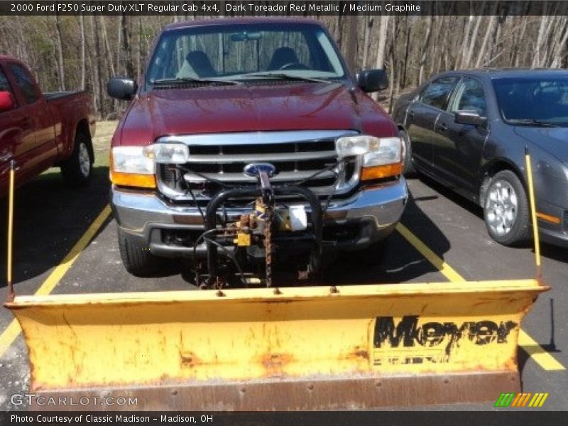 Dark Toreador Red Metallic / Medium Graphite 2000 Ford F250 Super Duty XLT Regular Cab 4x4