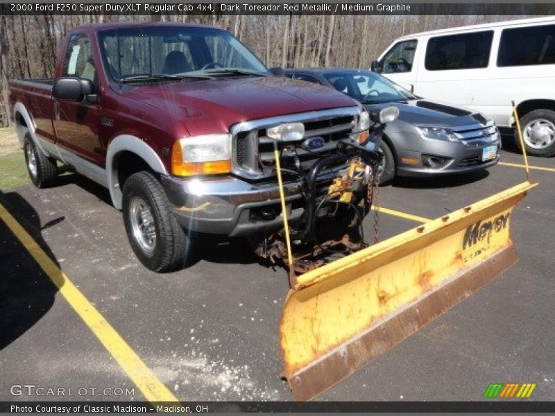 Dark Toreador Red Metallic / Medium Graphite 2000 Ford F250 Super Duty XLT Regular Cab 4x4