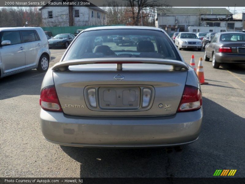 Radium Metallic / Stone 2000 Nissan Sentra SE
