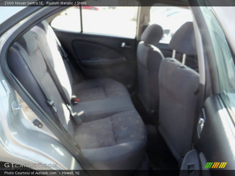 Radium Metallic / Stone 2000 Nissan Sentra SE
