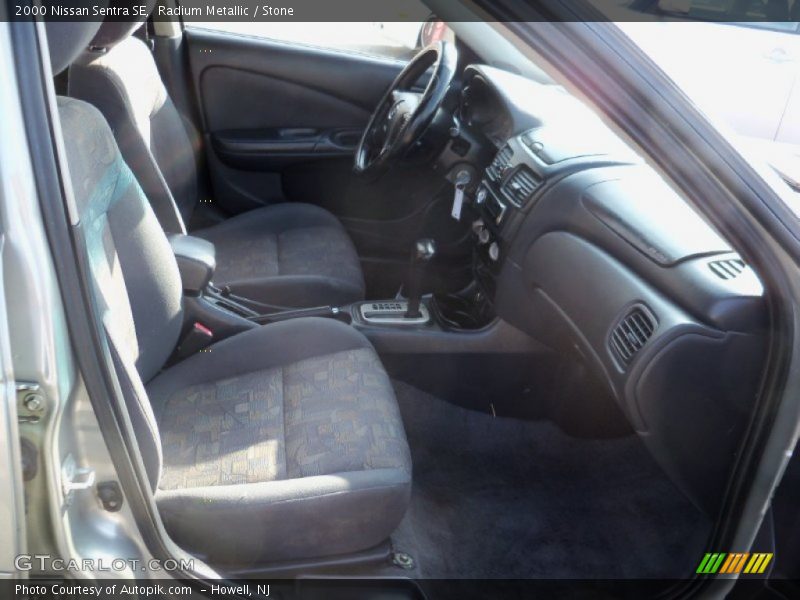 Radium Metallic / Stone 2000 Nissan Sentra SE