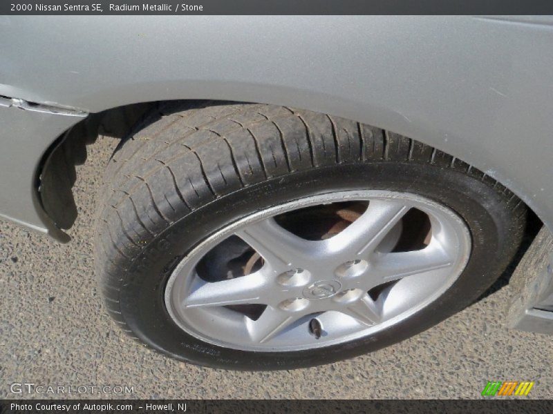 Radium Metallic / Stone 2000 Nissan Sentra SE