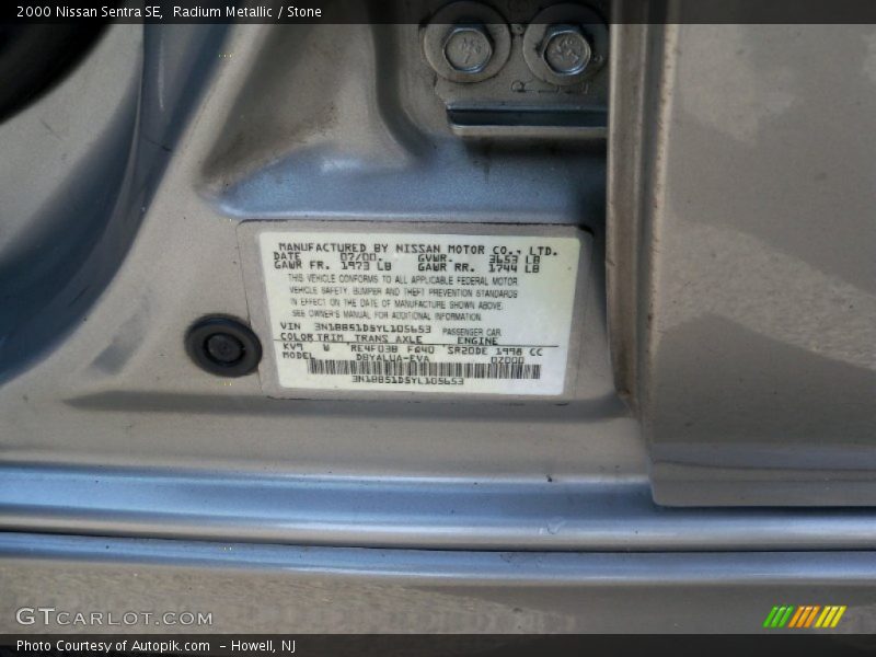 Radium Metallic / Stone 2000 Nissan Sentra SE
