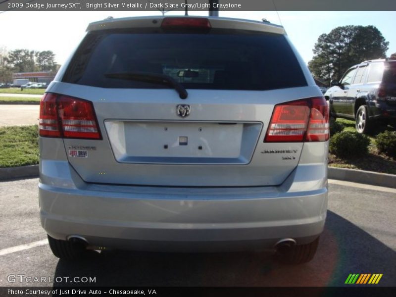 Bright Silver Metallic / Dark Slate Gray/Light Graystone 2009 Dodge Journey SXT