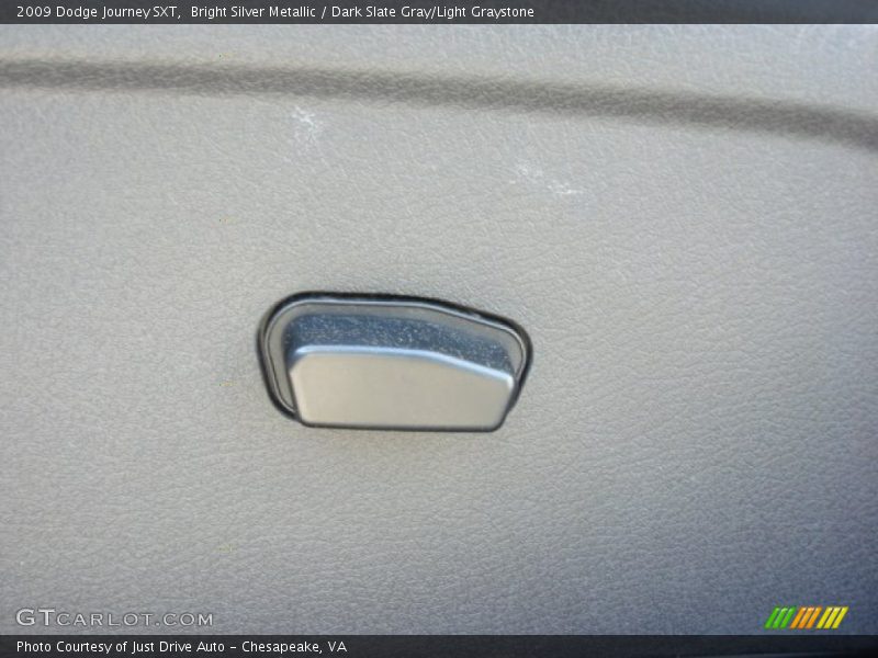Bright Silver Metallic / Dark Slate Gray/Light Graystone 2009 Dodge Journey SXT
