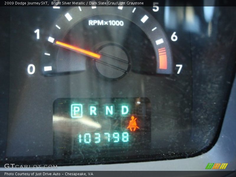 Bright Silver Metallic / Dark Slate Gray/Light Graystone 2009 Dodge Journey SXT