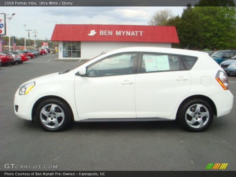 Ultra White / Ebony 2009 Pontiac Vibe