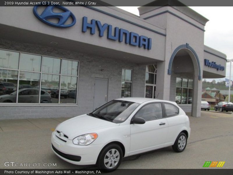 Nordic White / Gray 2009 Hyundai Accent GS 3 Door