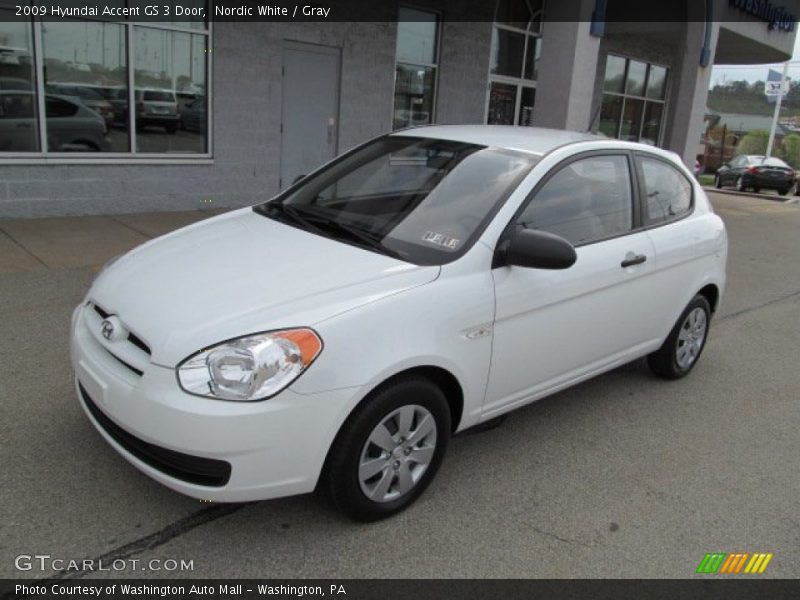 Nordic White / Gray 2009 Hyundai Accent GS 3 Door