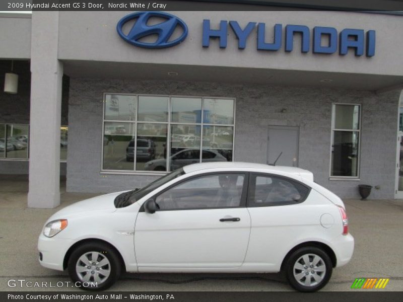 Nordic White / Gray 2009 Hyundai Accent GS 3 Door