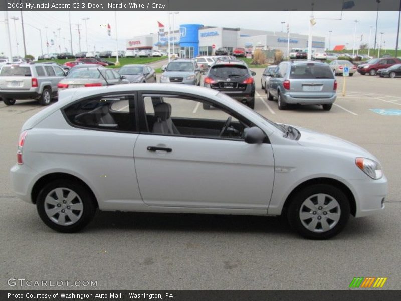 Nordic White / Gray 2009 Hyundai Accent GS 3 Door