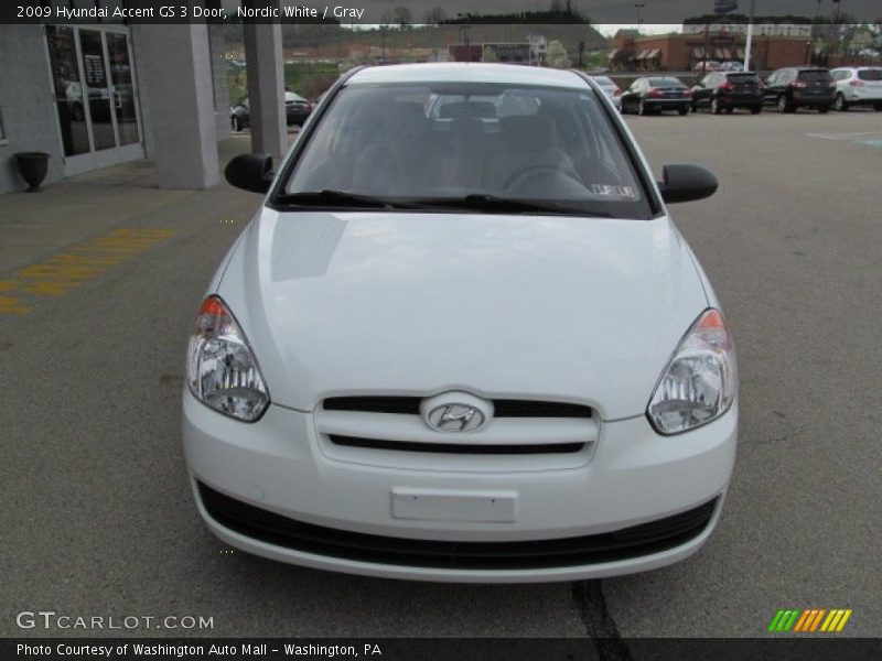 Nordic White / Gray 2009 Hyundai Accent GS 3 Door