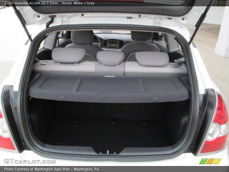 Nordic White / Gray 2009 Hyundai Accent GS 3 Door