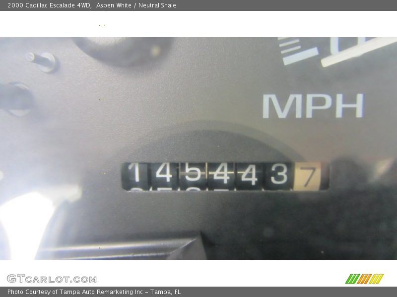 Aspen White / Neutral Shale 2000 Cadillac Escalade 4WD