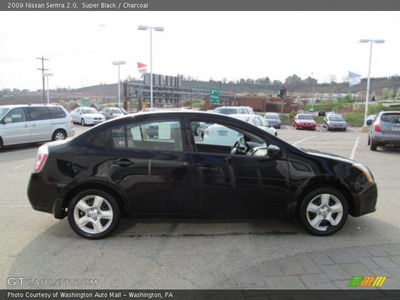 Super Black / Charcoal 2009 Nissan Sentra 2.0