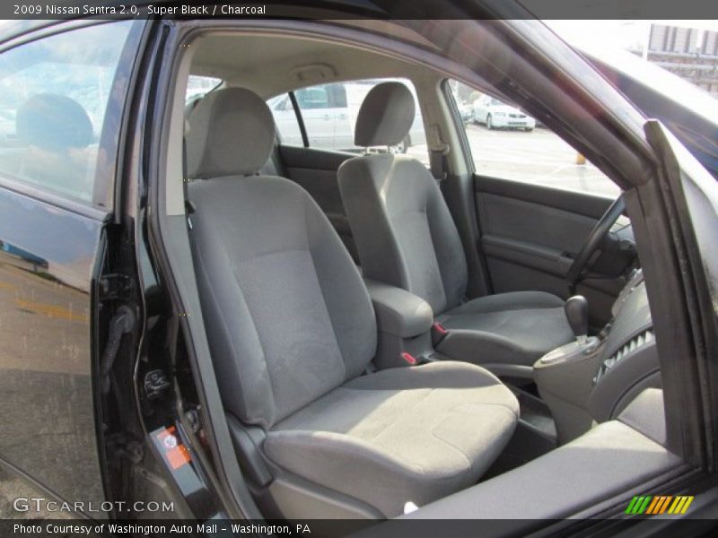 Super Black / Charcoal 2009 Nissan Sentra 2.0