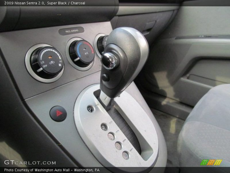 Super Black / Charcoal 2009 Nissan Sentra 2.0