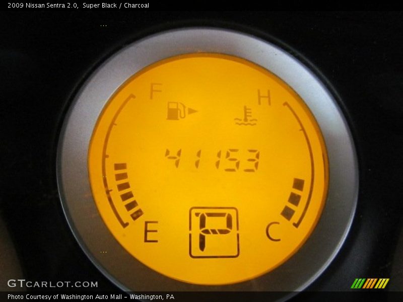 Super Black / Charcoal 2009 Nissan Sentra 2.0