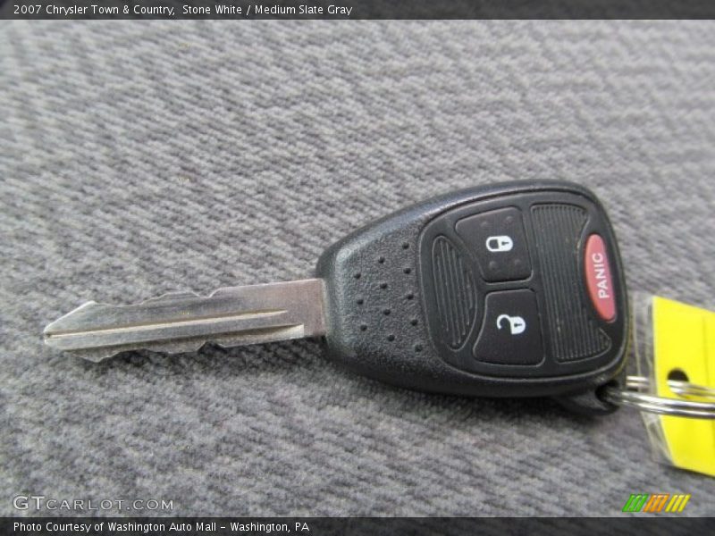 Stone White / Medium Slate Gray 2007 Chrysler Town & Country