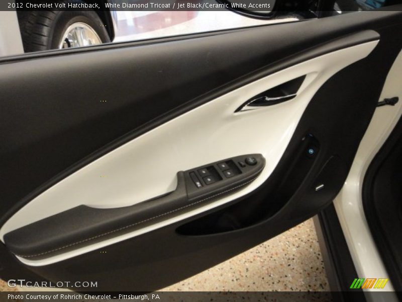White Diamond Tricoat / Jet Black/Ceramic White Accents 2012 Chevrolet Volt Hatchback