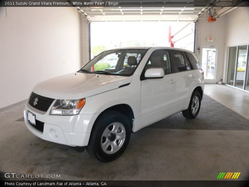 White Water Pearl / Beige 2011 Suzuki Grand Vitara Premium