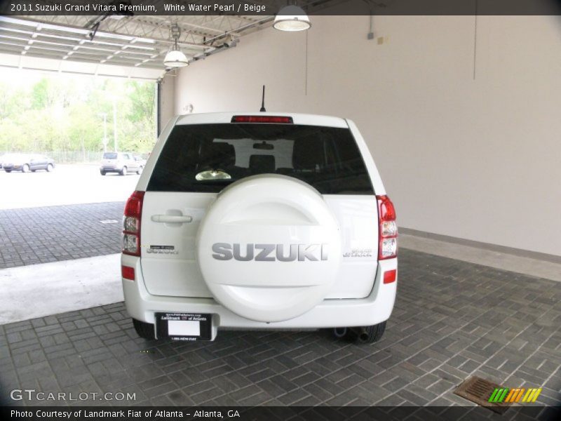 White Water Pearl / Beige 2011 Suzuki Grand Vitara Premium