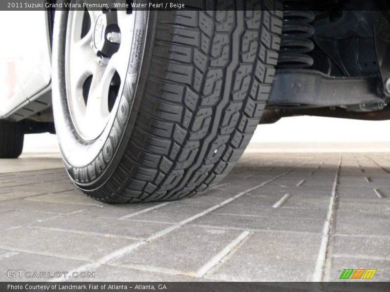 White Water Pearl / Beige 2011 Suzuki Grand Vitara Premium