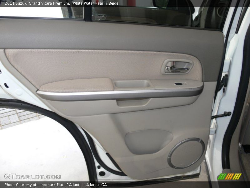 White Water Pearl / Beige 2011 Suzuki Grand Vitara Premium