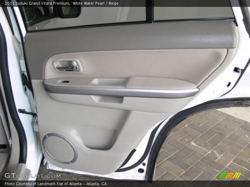 White Water Pearl / Beige 2011 Suzuki Grand Vitara Premium