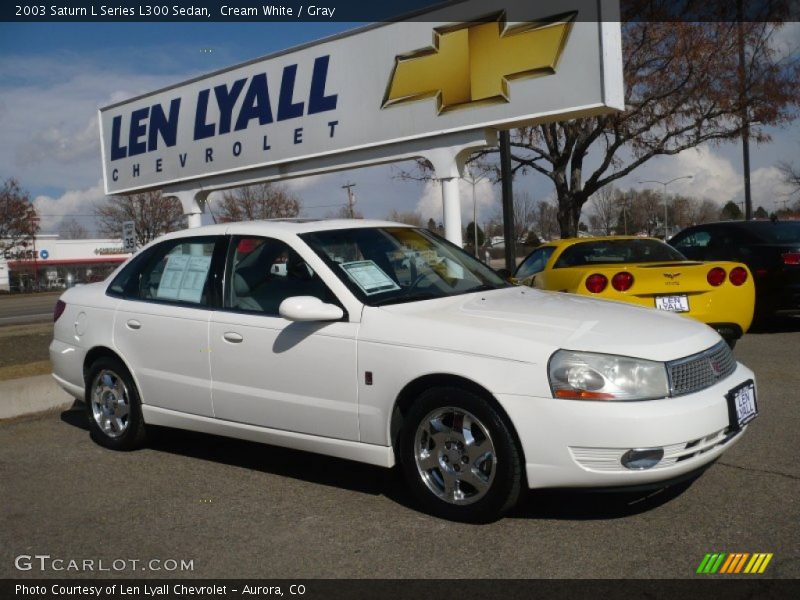 Cream White / Gray 2003 Saturn L Series L300 Sedan