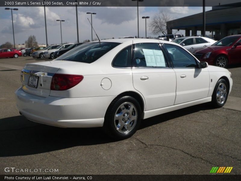 Cream White / Gray 2003 Saturn L Series L300 Sedan
