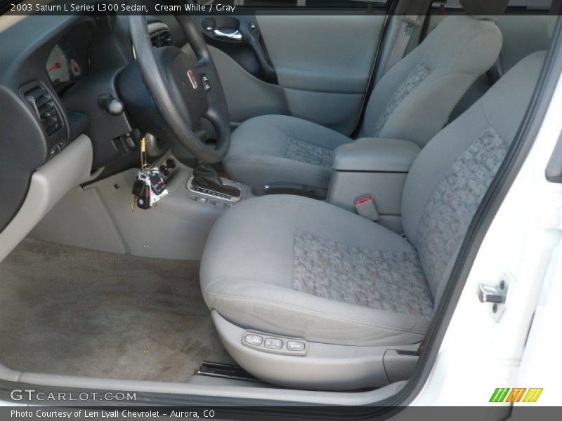Cream White / Gray 2003 Saturn L Series L300 Sedan