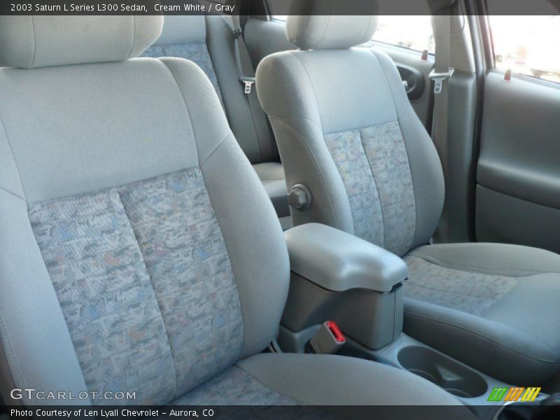 Cream White / Gray 2003 Saturn L Series L300 Sedan