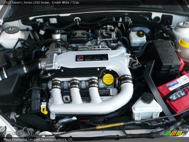 Cream White / Gray 2003 Saturn L Series L300 Sedan