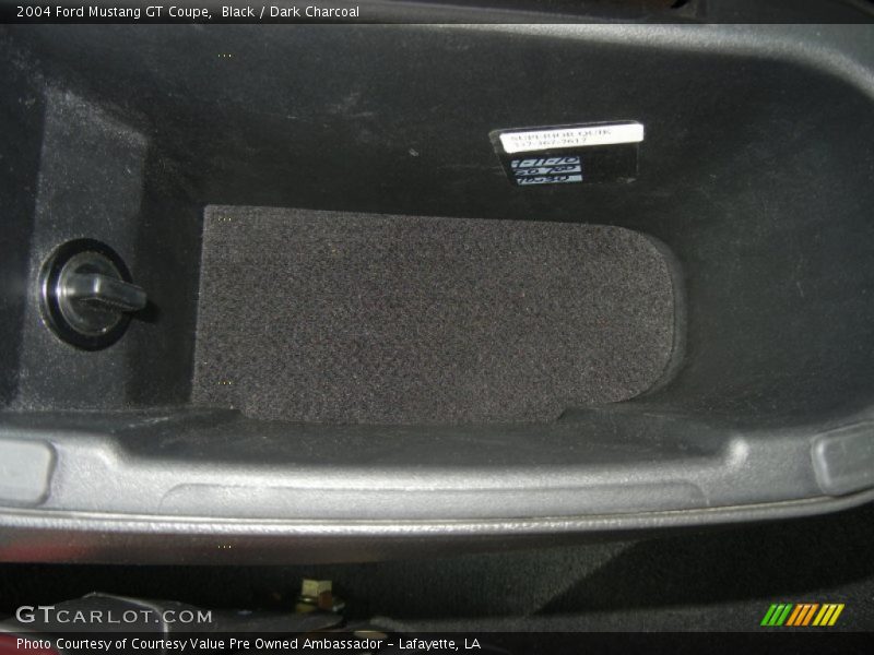 Black / Dark Charcoal 2004 Ford Mustang GT Coupe