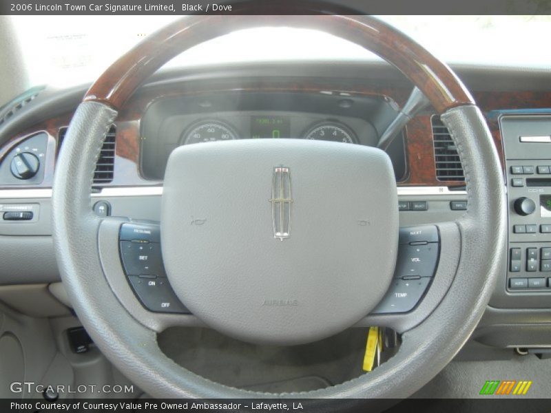 Black / Dove 2006 Lincoln Town Car Signature Limited
