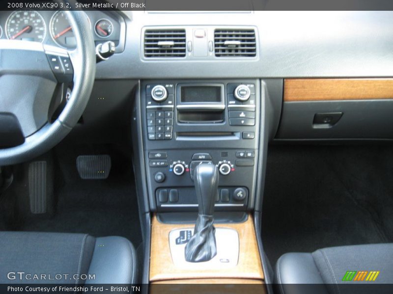 Silver Metallic / Off Black 2008 Volvo XC90 3.2