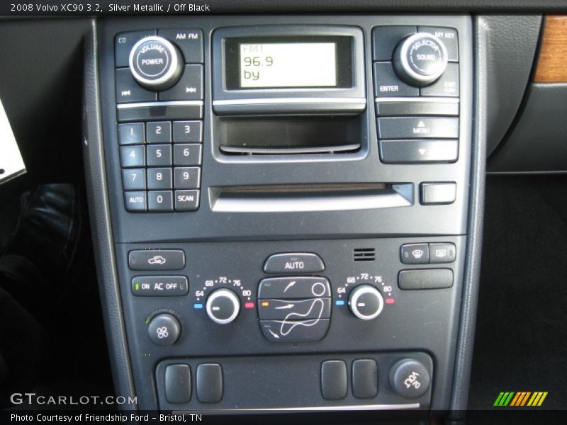 Silver Metallic / Off Black 2008 Volvo XC90 3.2
