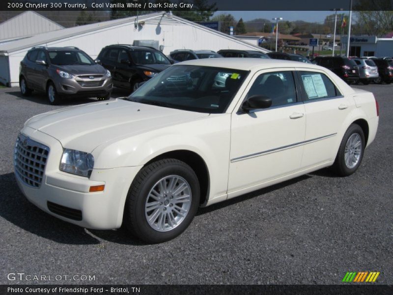 Cool Vanilla White / Dark Slate Gray 2009 Chrysler 300 Touring