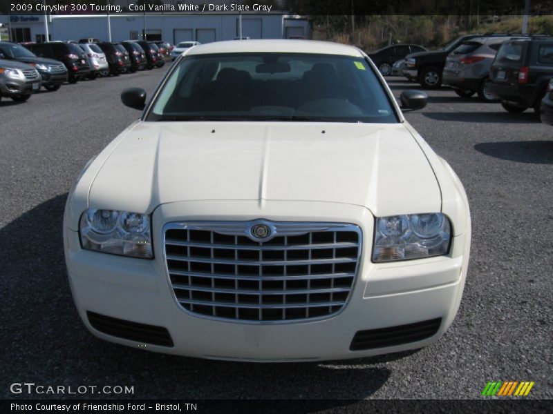Cool Vanilla White / Dark Slate Gray 2009 Chrysler 300 Touring