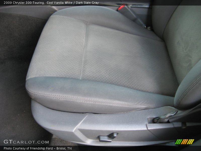 Cool Vanilla White / Dark Slate Gray 2009 Chrysler 300 Touring