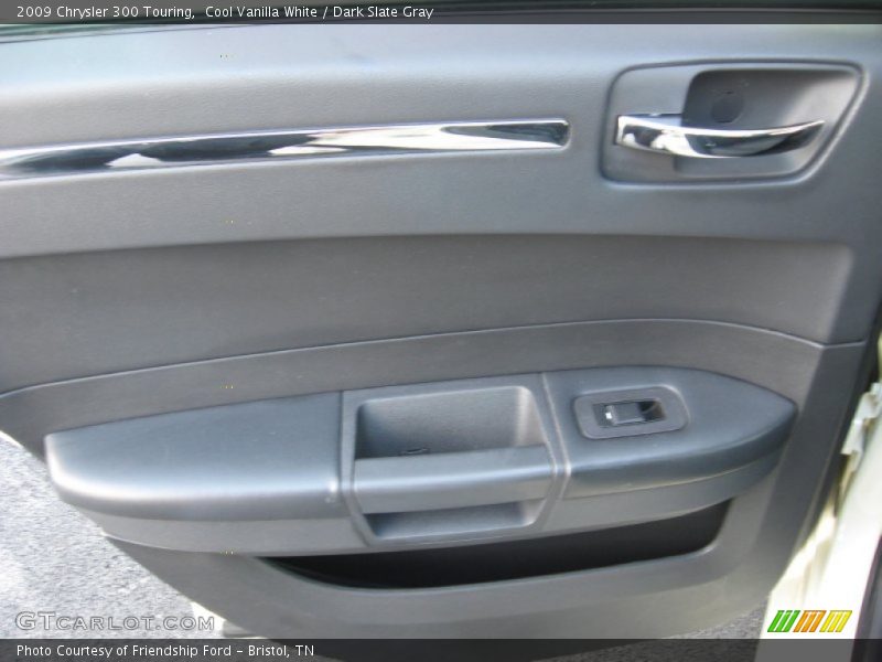 Cool Vanilla White / Dark Slate Gray 2009 Chrysler 300 Touring