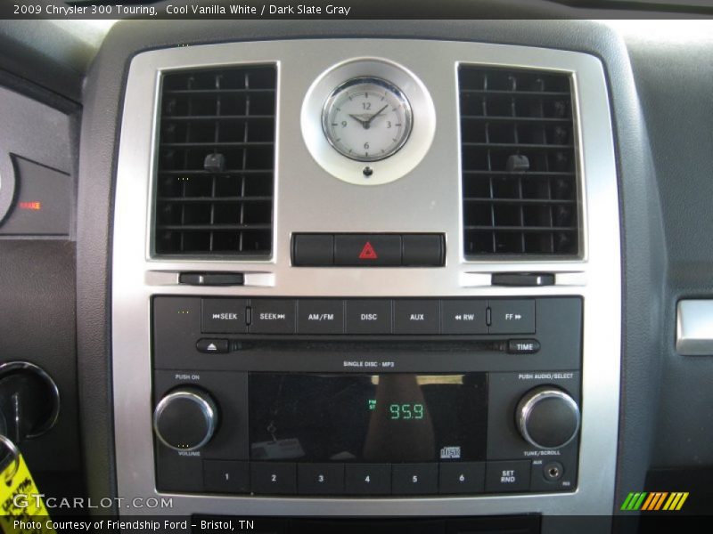 Cool Vanilla White / Dark Slate Gray 2009 Chrysler 300 Touring