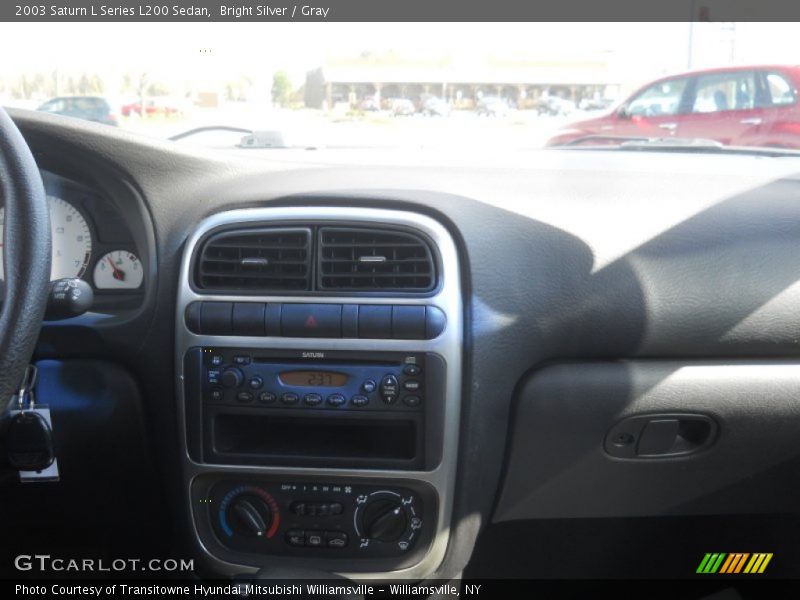Bright Silver / Gray 2003 Saturn L Series L200 Sedan