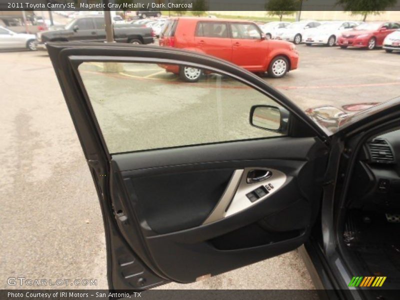 Magnetic Gray Metallic / Dark Charcoal 2011 Toyota Camry SE