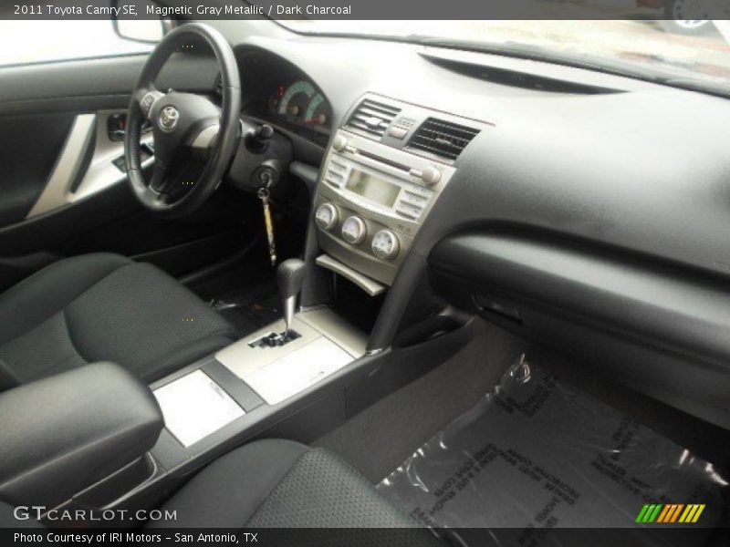 Magnetic Gray Metallic / Dark Charcoal 2011 Toyota Camry SE