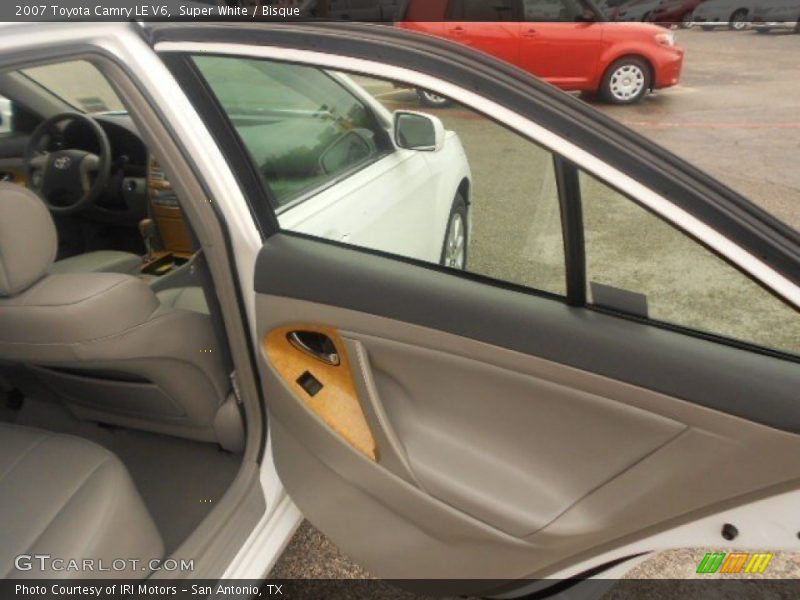 Super White / Bisque 2007 Toyota Camry LE V6
